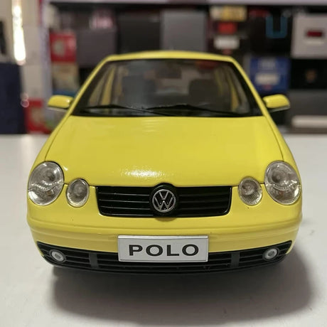 [OEM] 1:18 Volkswagen 2002 Polo 9N Yellow Model Car Die-Cast