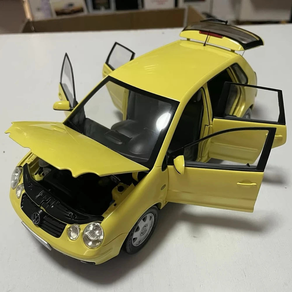 [OEM] 1:18 Volkswagen 2002 Polo 9N Yellow Model Car Die-Cast