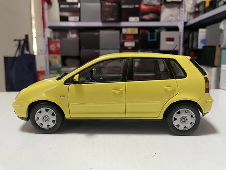 [OEM] 1:18 Volkswagen 2002 Polo 9N Yellow Model Car Die-Cast