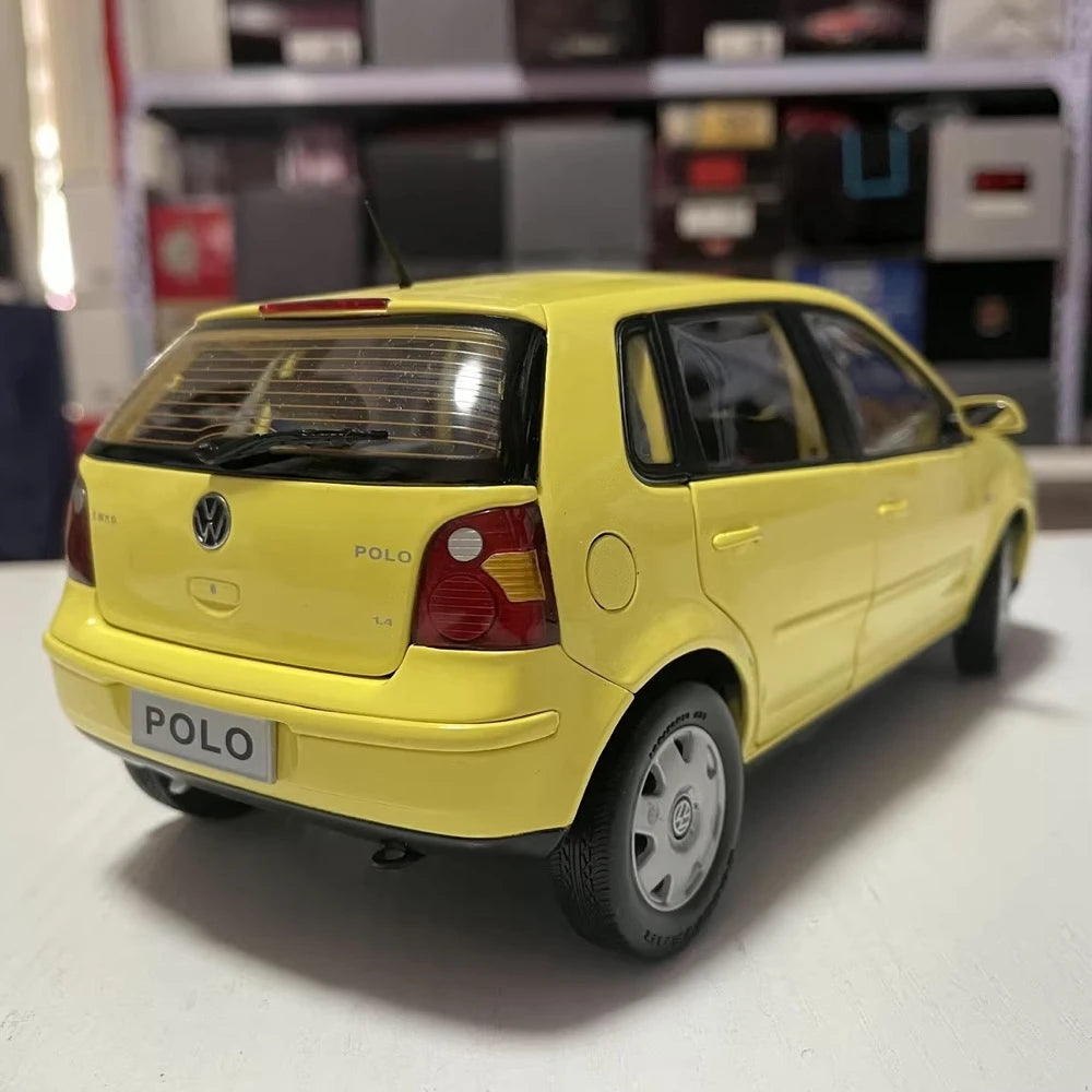 [OEM] 1:18 Volkswagen 2002 Polo 9N Yellow Model Car Die-Cast