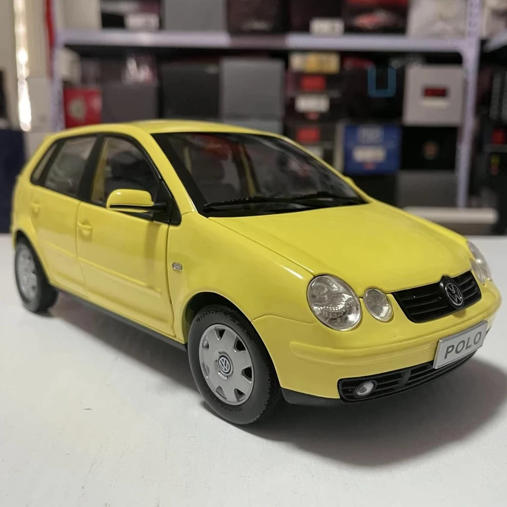 [OEM] 1:18 Volkswagen 2002 Polo 9N Yellow Model Car Die-Cast
