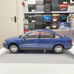 [OEM] 1:18 Volkswagen 2003 Passat B5 Blue Model Car Die-Cast