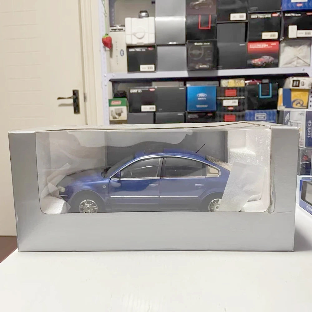 [OEM] 1:18 Volkswagen 2003 Passat B5 Blue Model Car Die-Cast