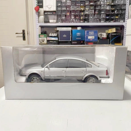 [OEM] 1:18 Volkswagen 2003 Passat B5 Silver Model Car Die-Cast