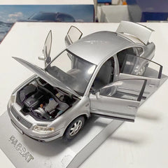 [OEM] 1:18 Volkswagen 2003 Passat B5 Silver Model Car Die-Cast