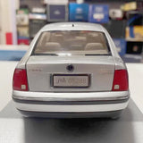 [OEM] 1:18 Volkswagen 2003 Passat B5 Silver Model Car Die-Cast