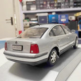 [OEM] 1:18 Volkswagen 2003 Passat B5 Silver Model Car Die-Cast