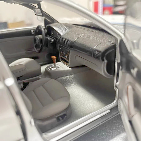 [OEM] 1:18 Volkswagen 2003 Passat B5 Silver Model Car Die-Cast