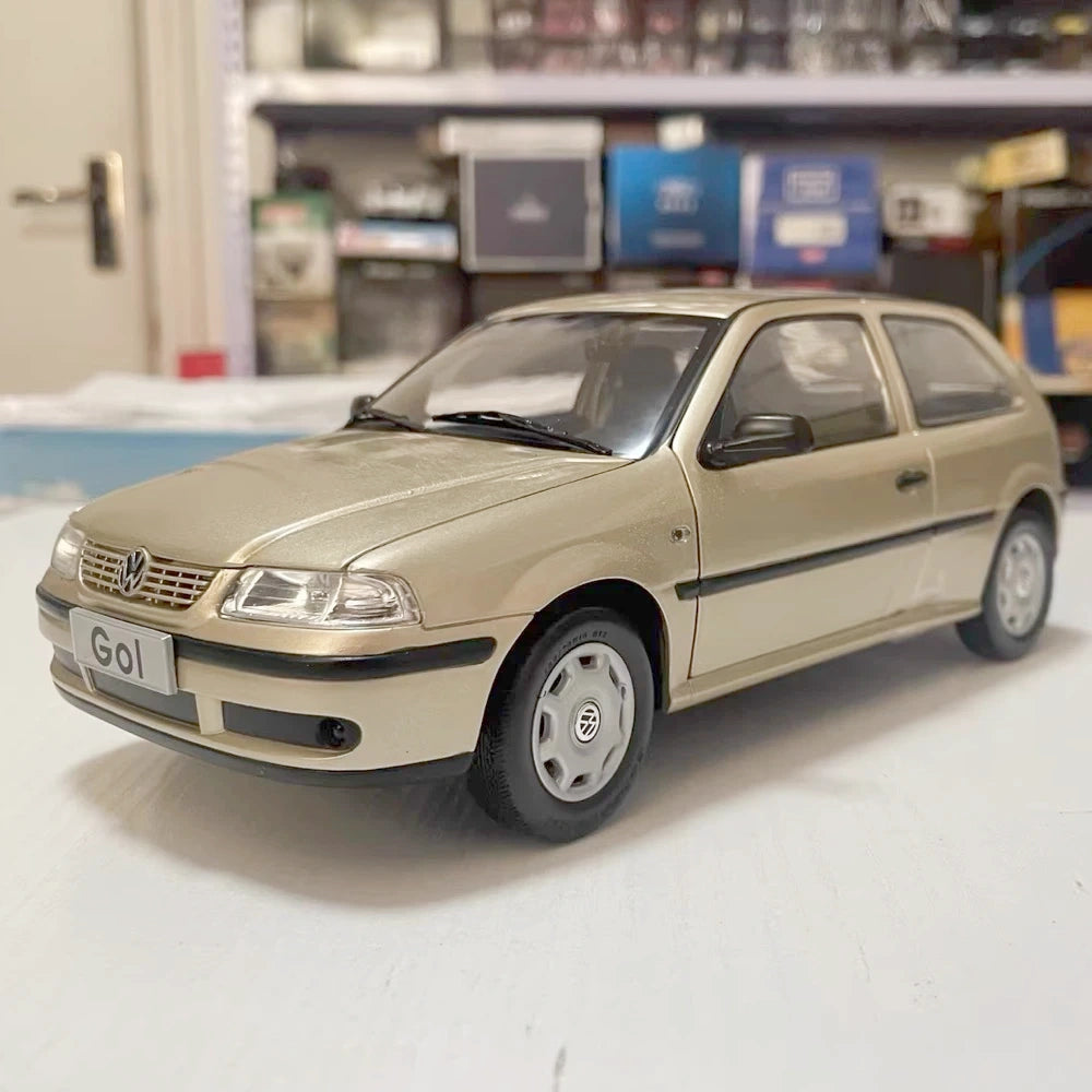 [OEM] 1:18 Volkswagen 2004 Gol Gold Model Car Die-Cast