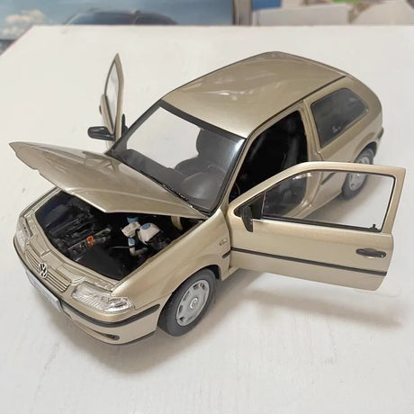[OEM] 1:18 Volkswagen 2004 Gol Gold Model Car Die-Cast