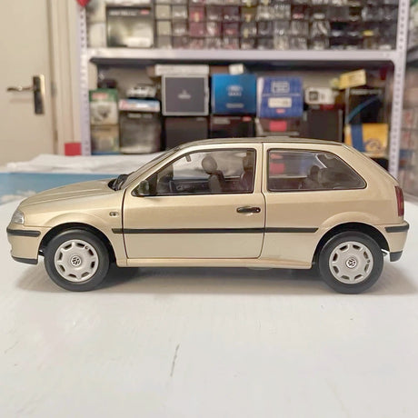 [OEM] 1:18 Volkswagen 2004 Gol Gold Model Car Die-Cast