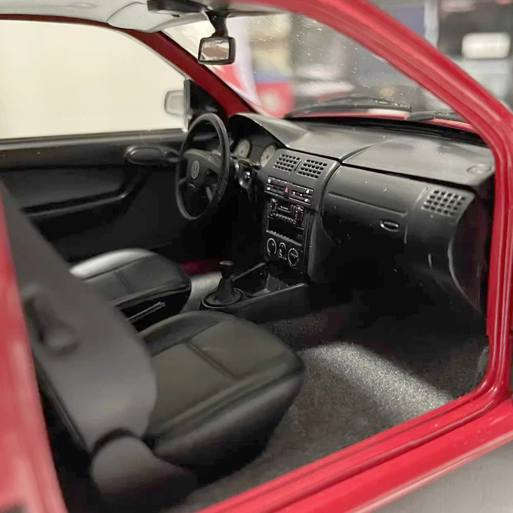 [OEM] 1:18 Volkswagen 2004 Gol Red Model Car Die-Cast