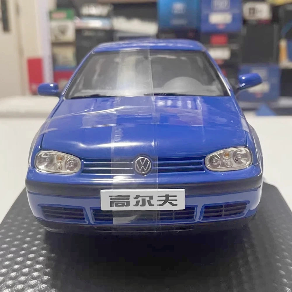 [OEM] 1:18 Volkswagen 2004 Golf Mk4 Blue Model Car Die-Cast