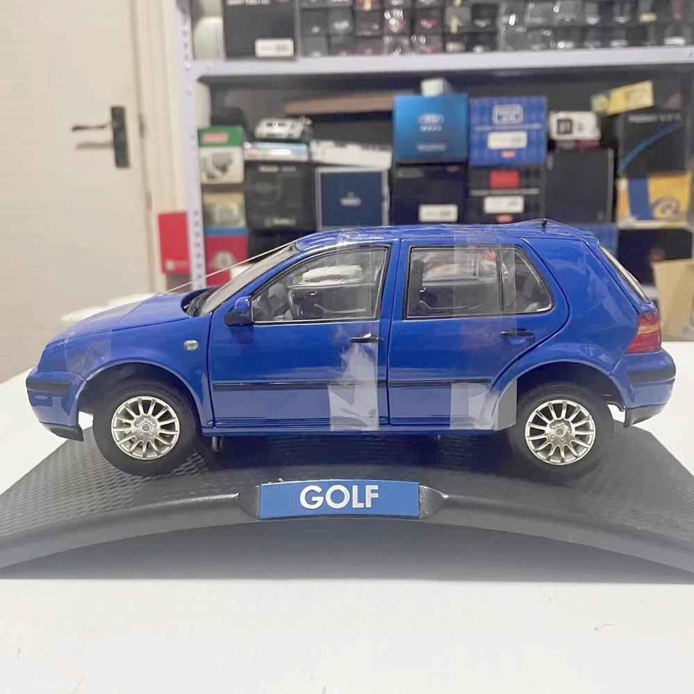 [OEM] 1:18 Volkswagen 2004 Golf Mk4 Blue Model Car Die-Cast