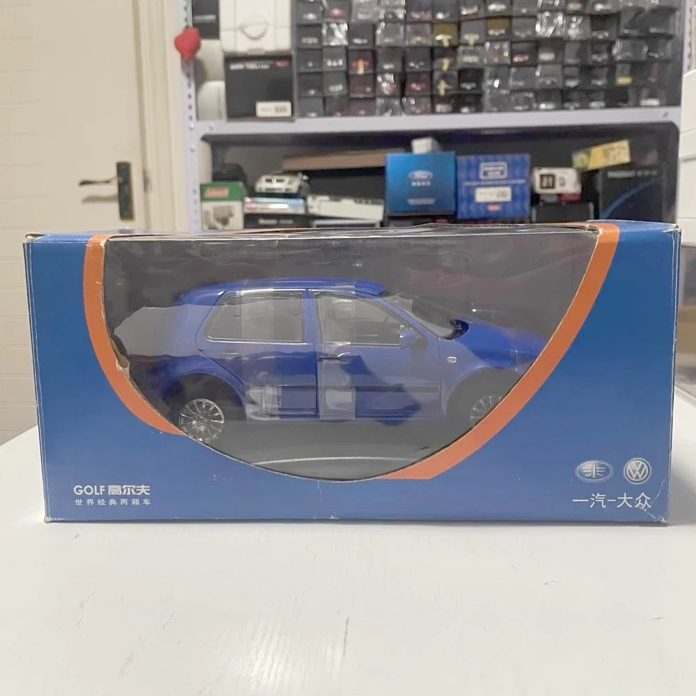 [OEM] 1:18 Volkswagen 2004 Golf Mk4 Blue Model Car Die-Cast