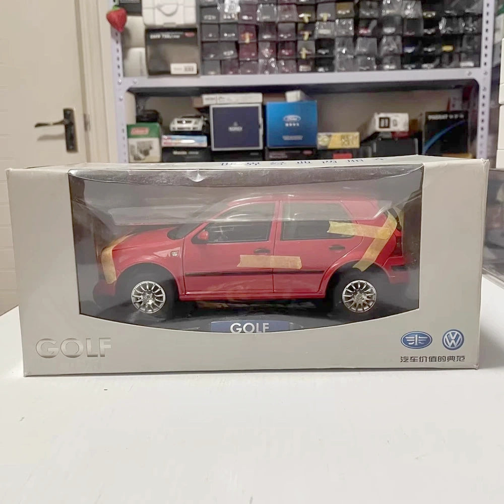 [OEM] 1:18 Volkswagen 2004 Golf Mk4 Red Model Car Die-Cast