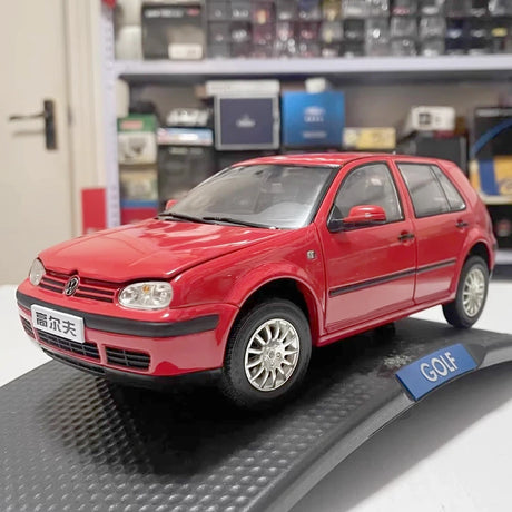 [OEM] 1:18 Volkswagen 2004 Golf Mk4 Red Model Car Die-Cast