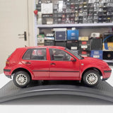 [OEM] 1:18 Volkswagen 2004 Golf Mk4 Red Model Car Die-Cast