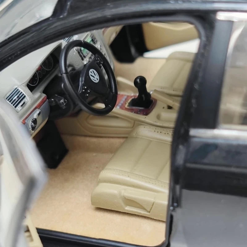 [OEM] 1:18 Volkswagen 2005 Jetta ブラック モデルカー Die-Cast
