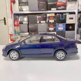 [OEM] 1:18 Volkswagen 2005 Jetta Blue Model Car Die-Cast