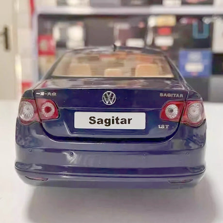 [OEM] 1:18 Volkswagen 2005 Jetta Blue Model Car Die-Cast