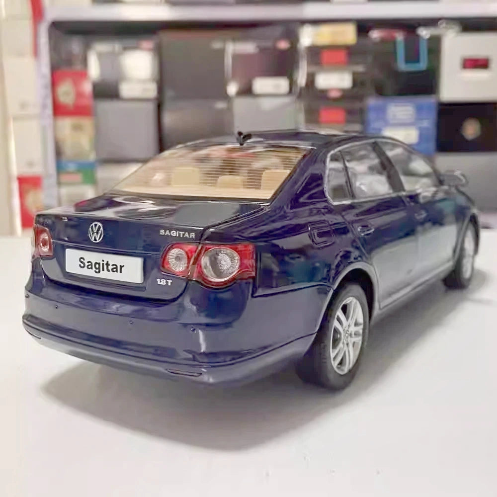 [OEM] 1:18 Volkswagen 2005 Jetta Blue Model Car Die-Cast