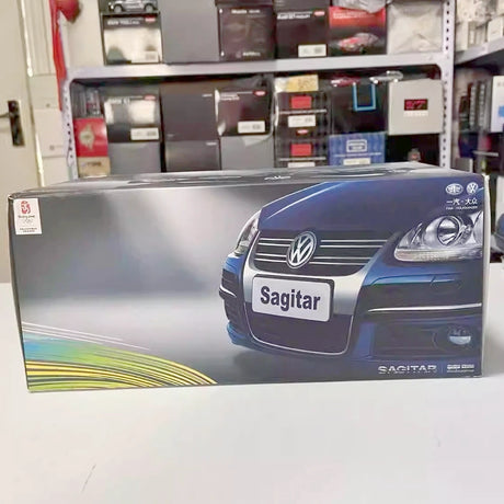 [OEM] 1:18 Volkswagen 2005 Jetta Blue Model Car Die-Cast