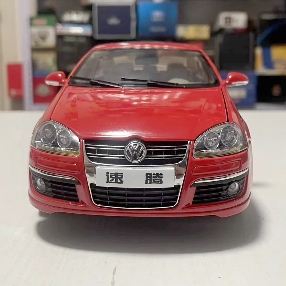 [OEM] 1:18 Volkswagen 2005 Jetta Red Model Car Die-Cast