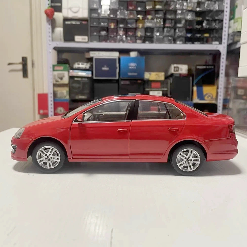 [OEM] 1:18 Volkswagen 2005 Jetta Red Model Car Die-Cast