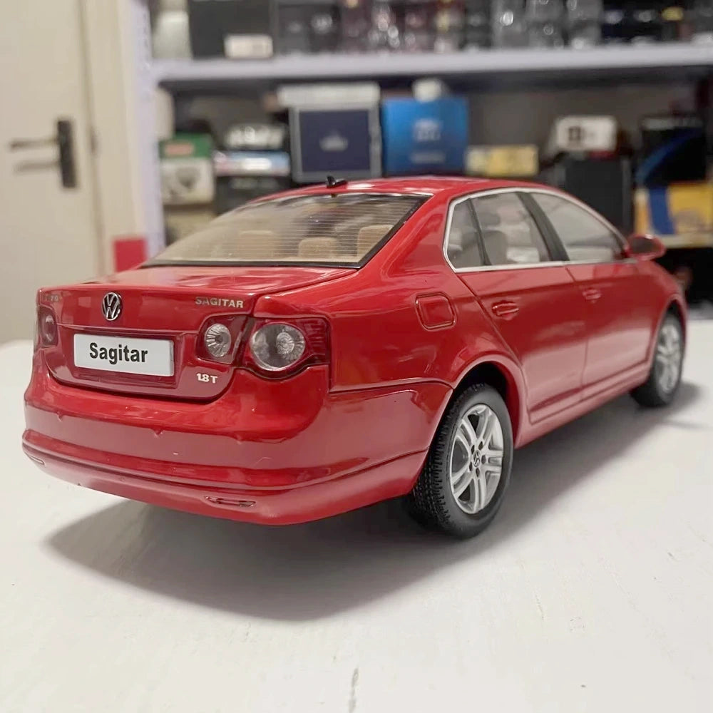 [OEM] 1:18 Volkswagen 2005 Jetta Red Model Car Die-Cast