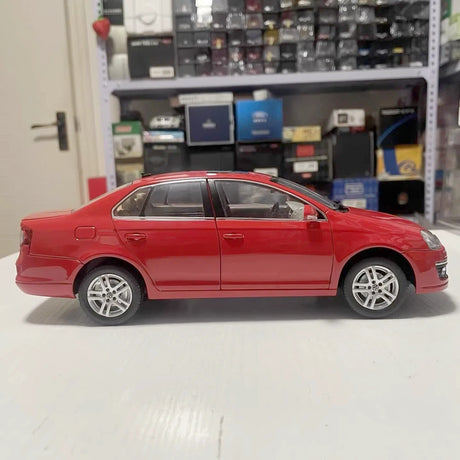 [OEM] 1:18 Volkswagen 2005 Jetta Red Model Car Die-Cast