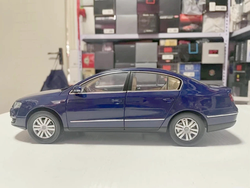 [OEM] 1:18 Volkswagen 2005 Magotan B6 Passat Blue Model Car Die-Cast