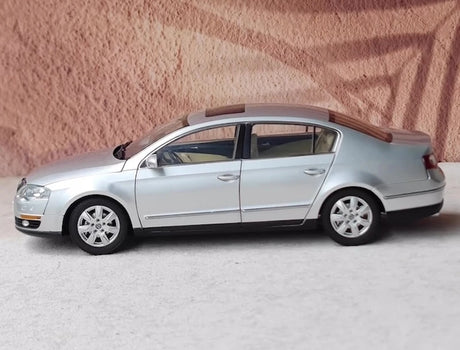 [OEM] 1:18 Volkswagen 2005 Magotan B6 Passat Silver Model Car Die-Cast