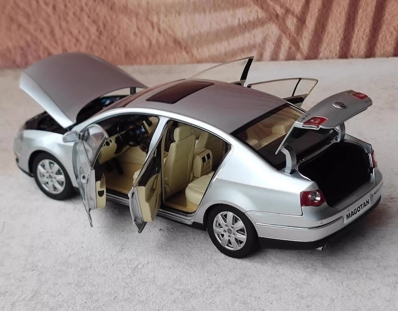 [OEM] 1:18 Volkswagen 2005 Magotan B6 Passat Silver Model Car Die-Cast