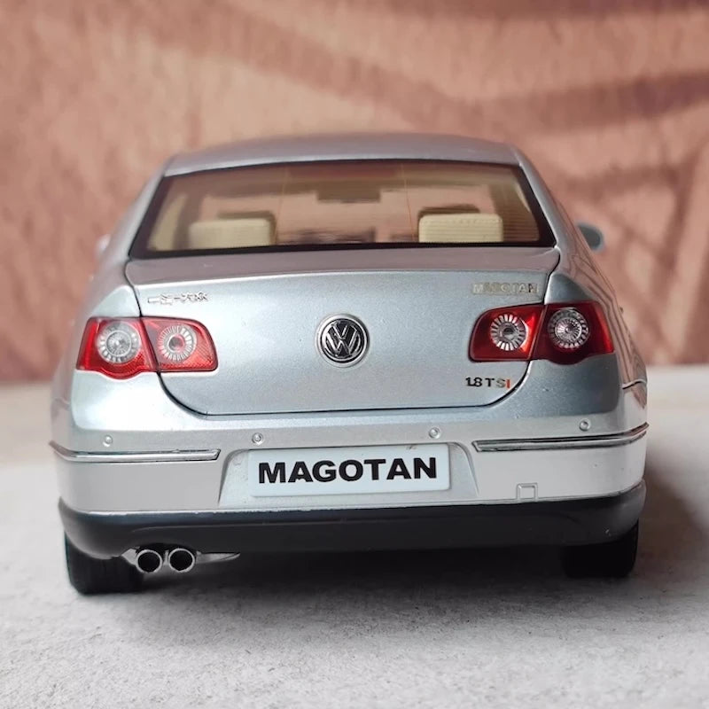 [OEM] 1:18 Volkswagen 2005 Magotan B6 Passat Silver Model Car Die-Cast