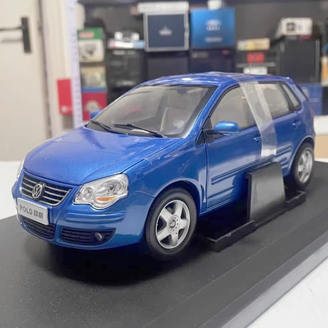 [OEM] 1:18 Volkswagen 2006 Polo Hatchback Blue Model Car Die-Cast