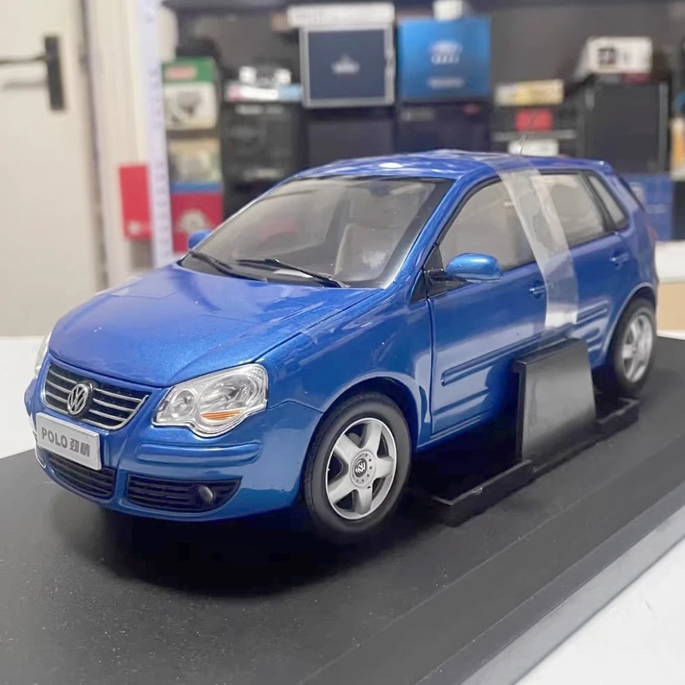 [OEM] 1:18 Volkswagen 2006 Polo Hatchback bleu voiture miniature Die-Cast