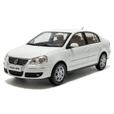 [OEM] 1:18 Volkswagen 2006 Polo Sedan valkoinen pienoismalli Die-Cast