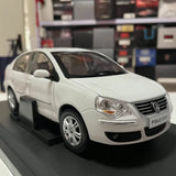 [OEM] 1:18 Volkswagen 2006 Polo Sedan valkoinen pienoismalli Die-Cast