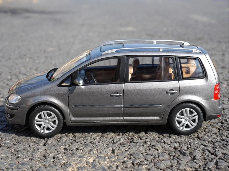 [OEM] 1:18 Volkswagen 2006 Touran Gray Model Car Die-Cast