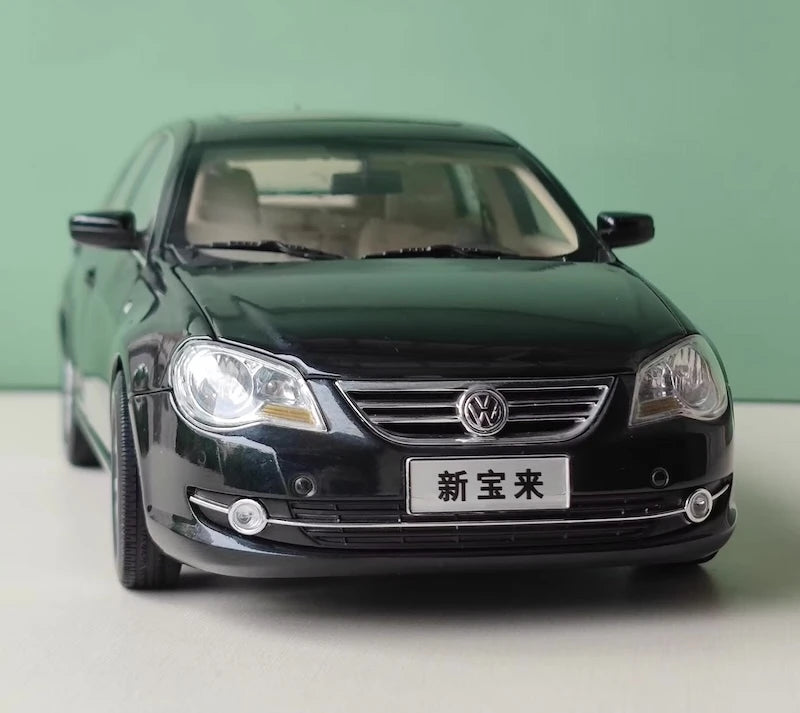 [OEM] 1:18 Volkswagen 2008 Jetta Black Model Car Die-Cast