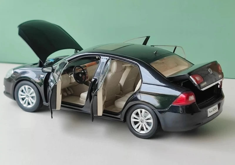 [OEM] 1:18 Volkswagen 2008 Jetta Black Model Car Die-Cast