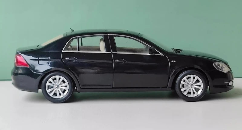[OEM] 1:18 Volkswagen 2008 Jetta Black Model Car Die-Cast