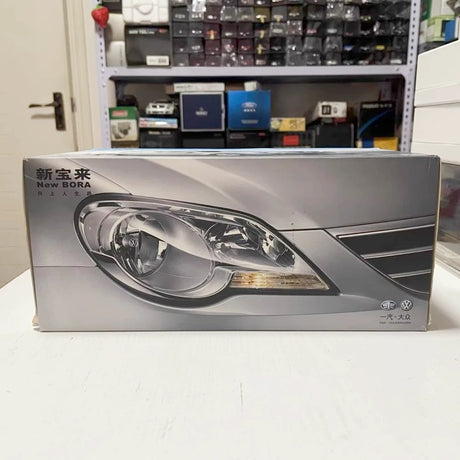 [OEM] 1:18 Volkswagen 2008 Jetta Blue Model Car Die-Cast