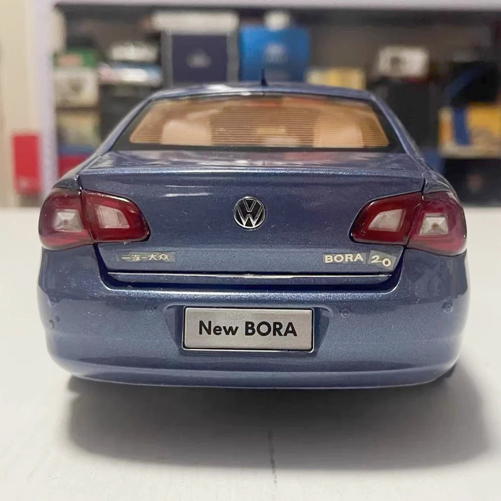[OEM] 1:18 Volkswagen 2008 Jetta Blue Model Car Die-Cast