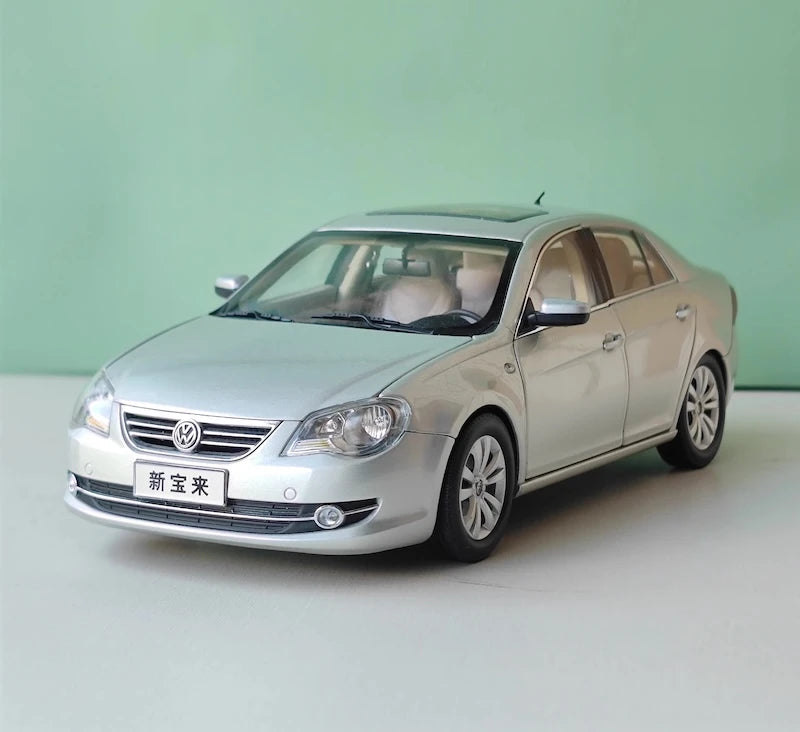 [OEM] 1:18 Volkswagen 2008 Jetta Silver Model Car Die-Cast