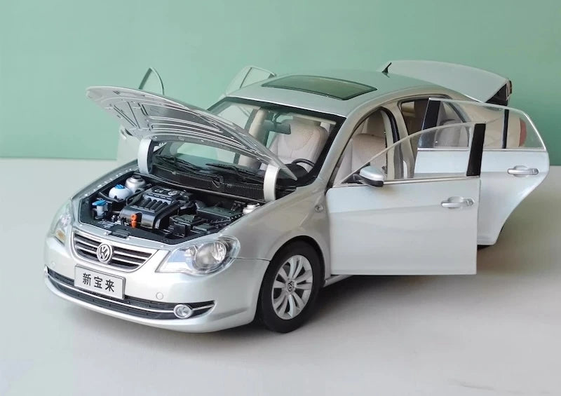 [OEM] 1:18 Volkswagen 2008 Jetta Silver Model Car Die-Cast
