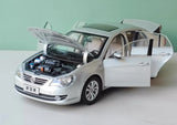 [OEM] 1:18 Volkswagen 2008 Jetta Silver Model Car Die-Cast