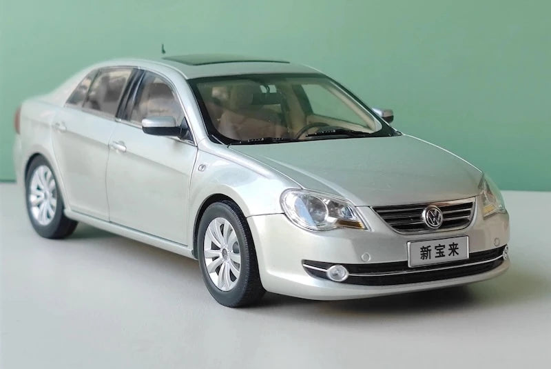 [OEM] 1:18 Volkswagen 2008 Jetta Silver Model Car Die-Cast