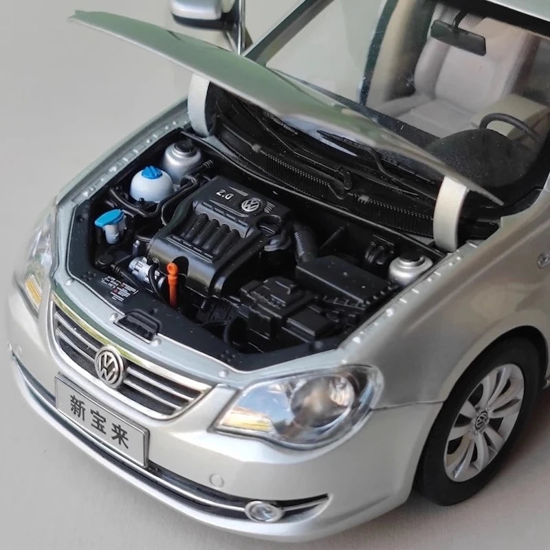 [OEM] 1:18 Volkswagen 2008 Jetta Silver Model Car Die-Cast